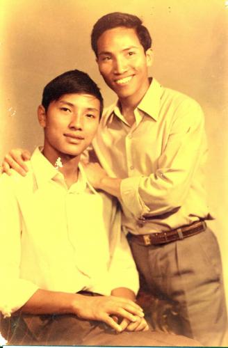 Khoa & a Bổng chụp ở Kisinhov thu 1971